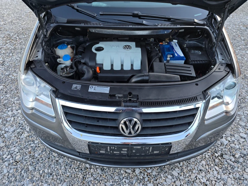 VW Touran 1.9 TDI  КЛИМАТРОНИК !! РЕАЛНИ КИЛОМЕТРИ, снимка 16 - Автомобили и джипове - 53174007