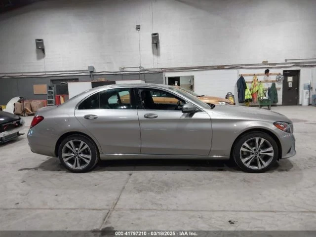 Mercedes-Benz C 300  - изображение 7