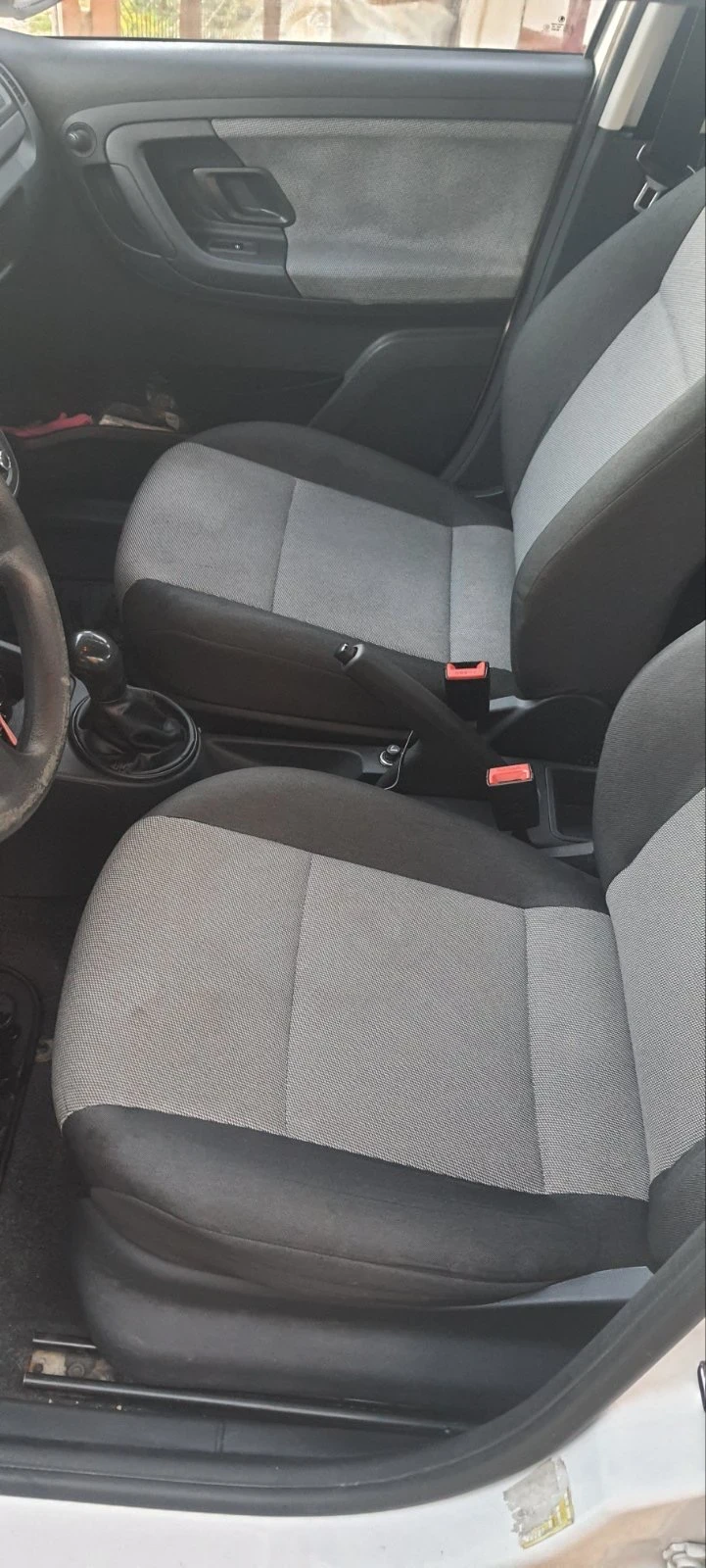 Skoda Fabia 1.6 TDI, снимка 8 - Автомобили и джипове - 52929029