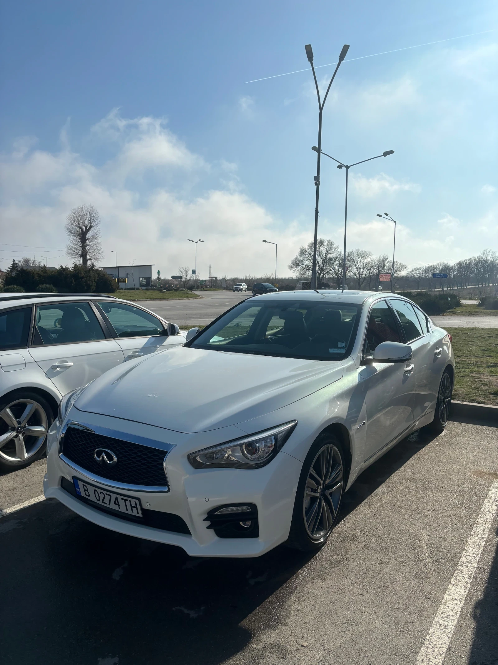 Infiniti Q50 3.5 Hybrid Автопилот / Кожа/ Бартер за Тесла - изображение 9