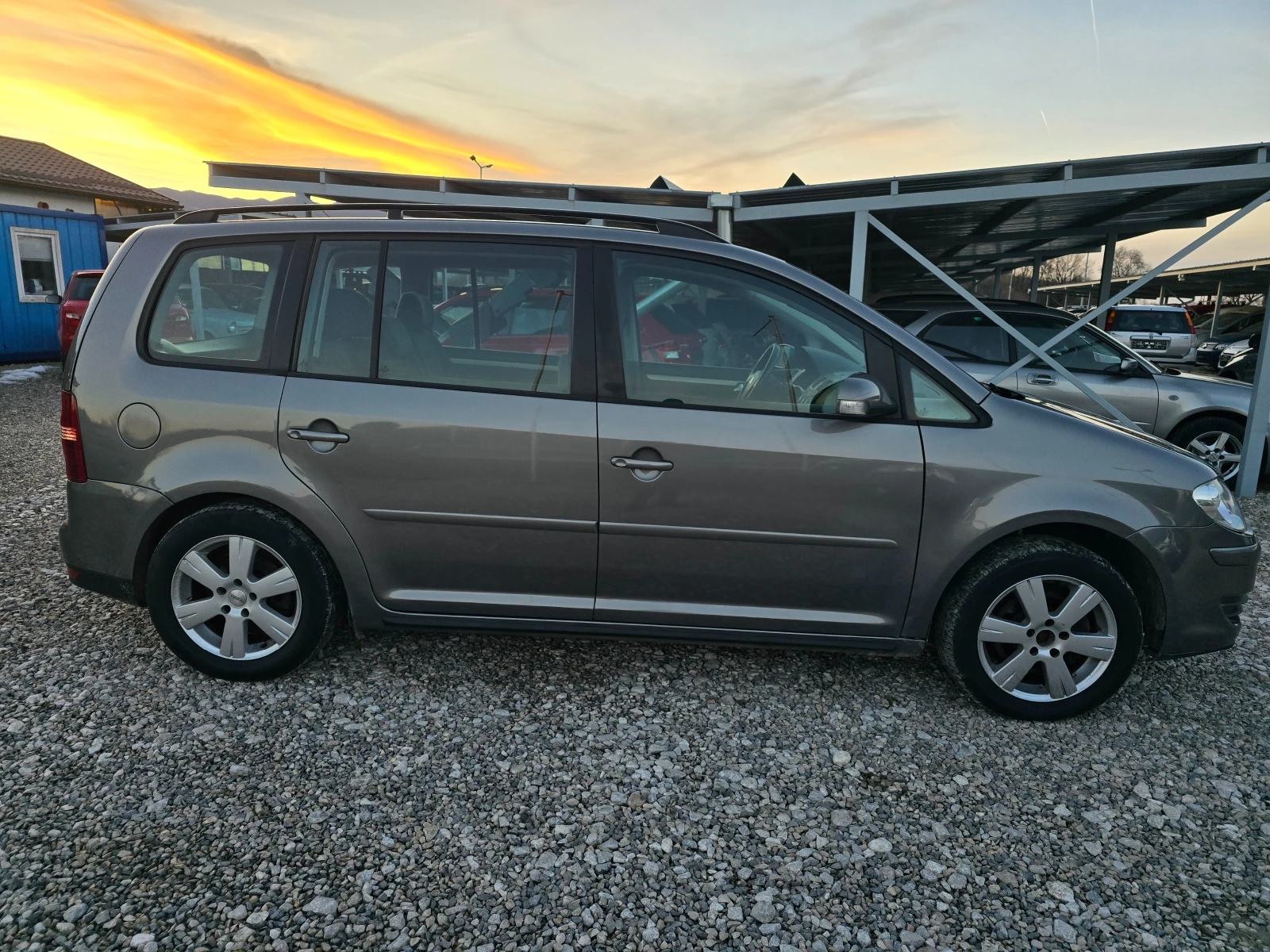 VW Touran 1.9 TDI  КЛИМАТРОНИК !! РЕАЛНИ КИЛОМЕТРИ - изображение 6