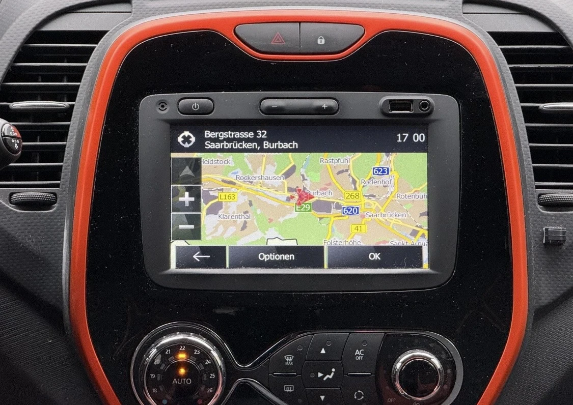 Renault Captur Luxe, снимка 13 - Автомобили и джипове - 53880618