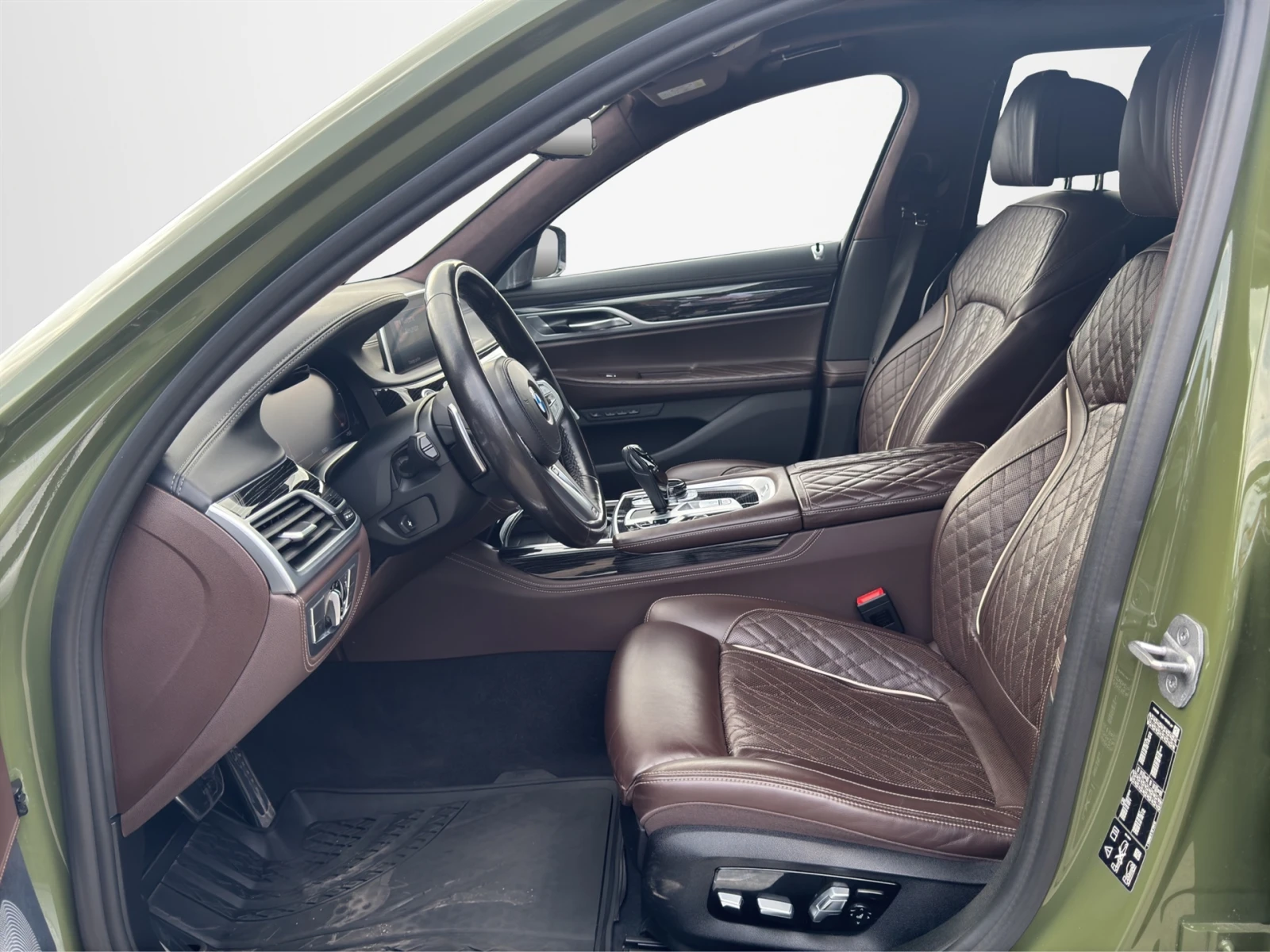 BMW 740 xDrive Sedan, снимка 6 - Автомобили и джипове - 53987109