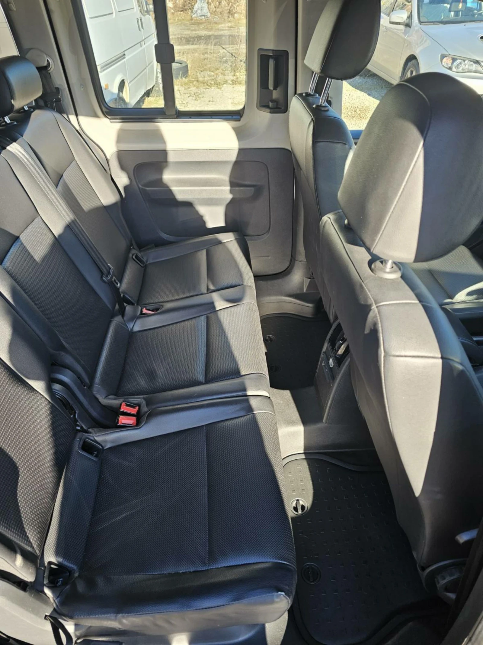 VW Caddy 1 4 метан 2018 нов внос Автомат 6+ 1 , снимка 11 - Автомобили и джипове - 54365992