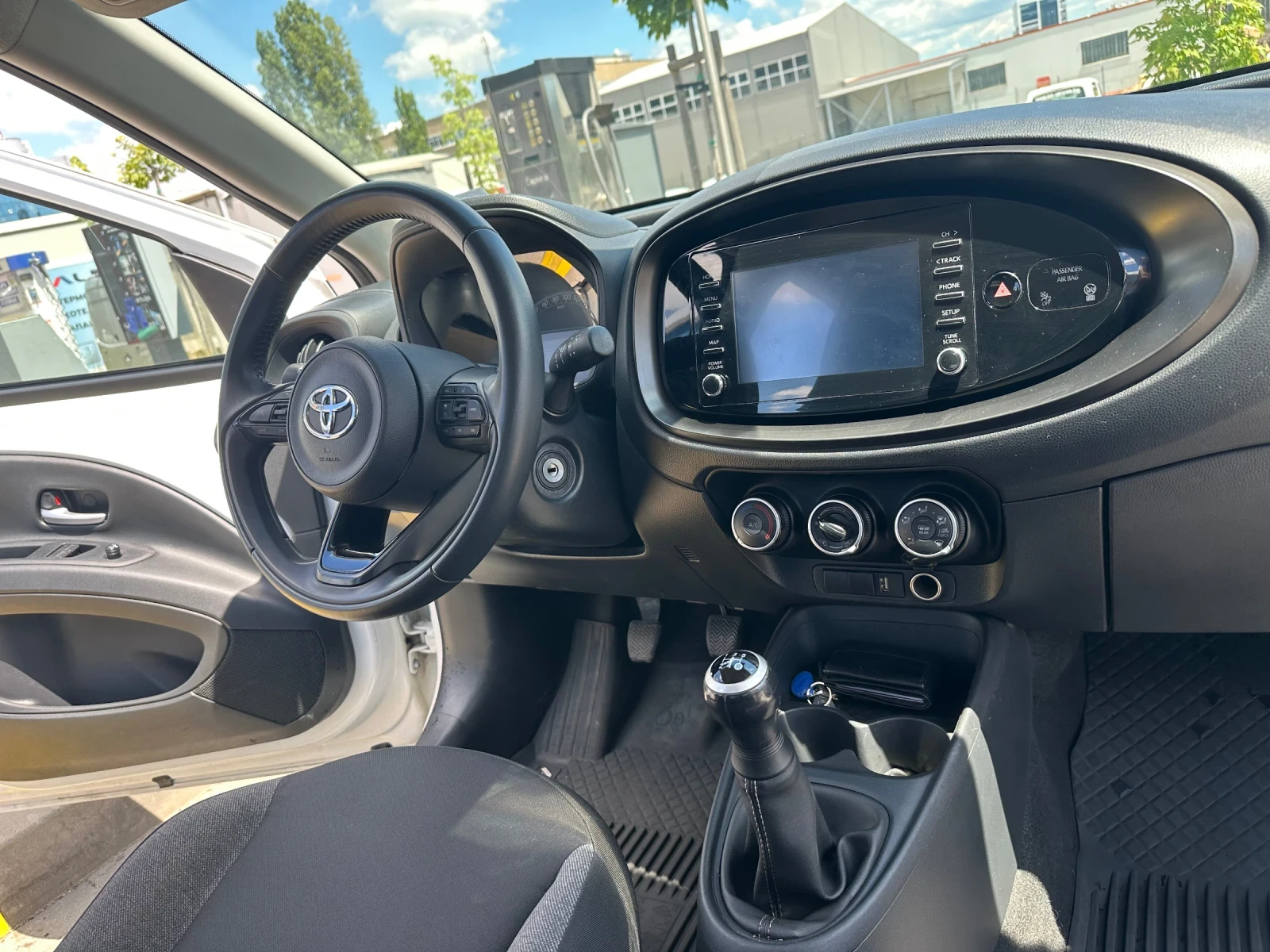 Toyota Aygo, снимка 9 - Автомобили и джипове - 54932659