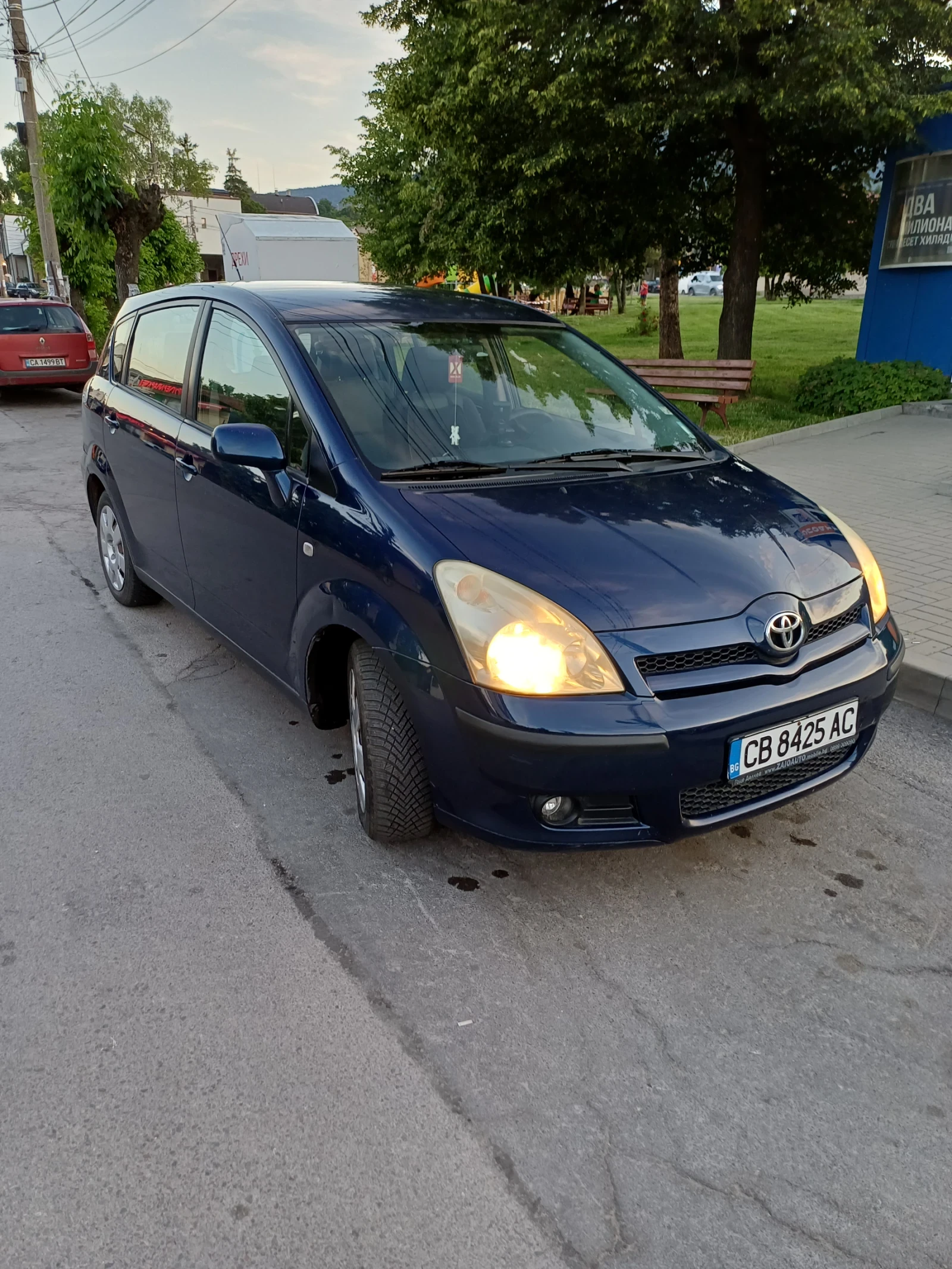 Toyota Corolla verso 1.8, снимка 2 - Автомобили и джипове - 55007901