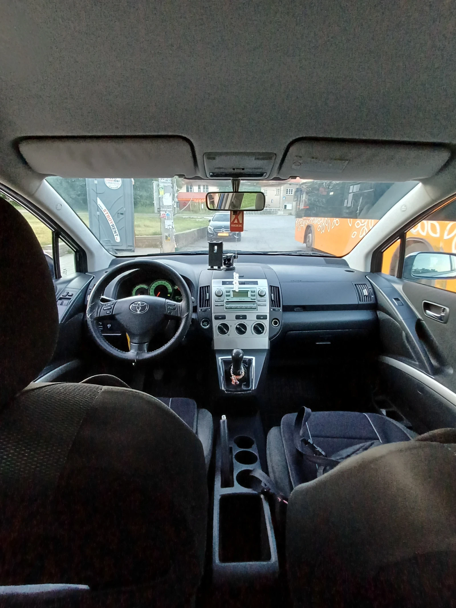 Toyota Corolla verso 1.8, снимка 6 - Автомобили и джипове - 55007901