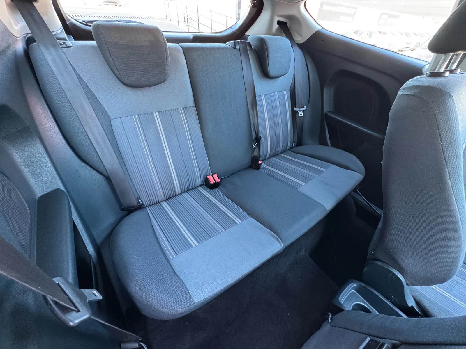 Ford Fiesta 1.4 TDCI НОВ ВНОС, снимка 11 - Автомобили и джипове - 55042965