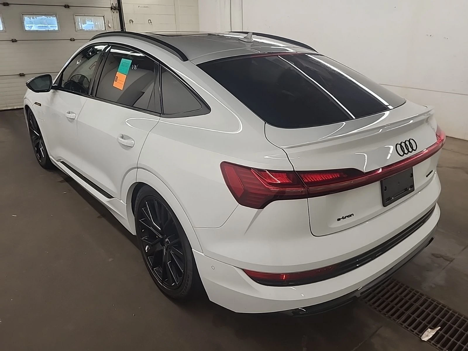 Audi E-Tron Sportback* Technik* B&O* Matrix* 360* HUD* Обдух, снимка 6 - Автомобили и джипове - 55867969