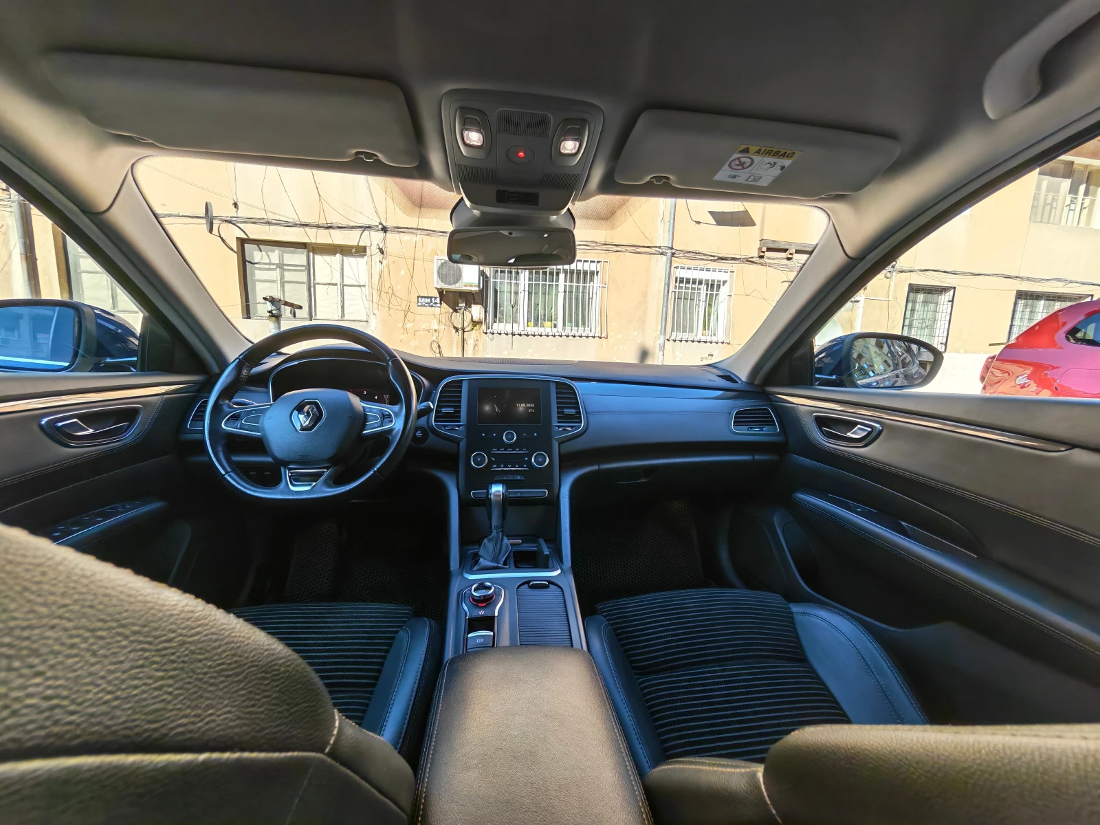 Renault Talisman 1.6 DCI 160hp EURO 6 AUTOMATIC/NAVI/MASSAGE/LED, снимка 12 - Автомобили и джипове - 56134963