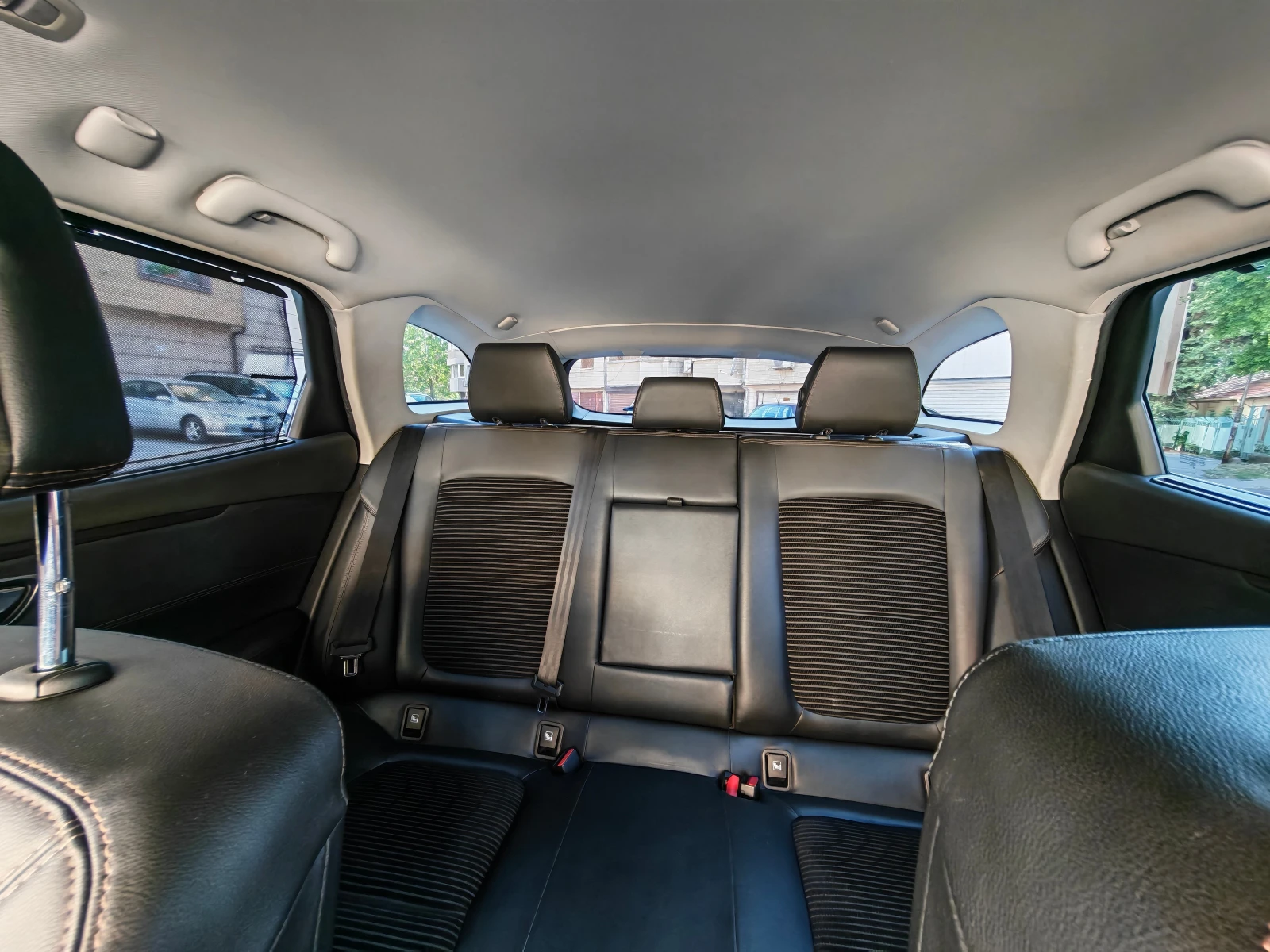 Renault Talisman 1.6 DCI 160hp EURO 6 AUTOMATIC/NAVI/MASSAGE/LED, снимка 13 - Автомобили и джипове - 56134963