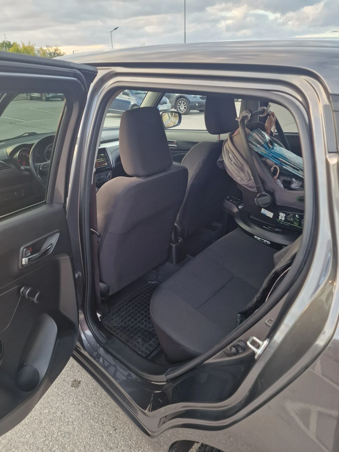 Suzuki Swift Suzuki Swift 1.2 4x4, снимка 10 - Автомобили и джипове - 56272955