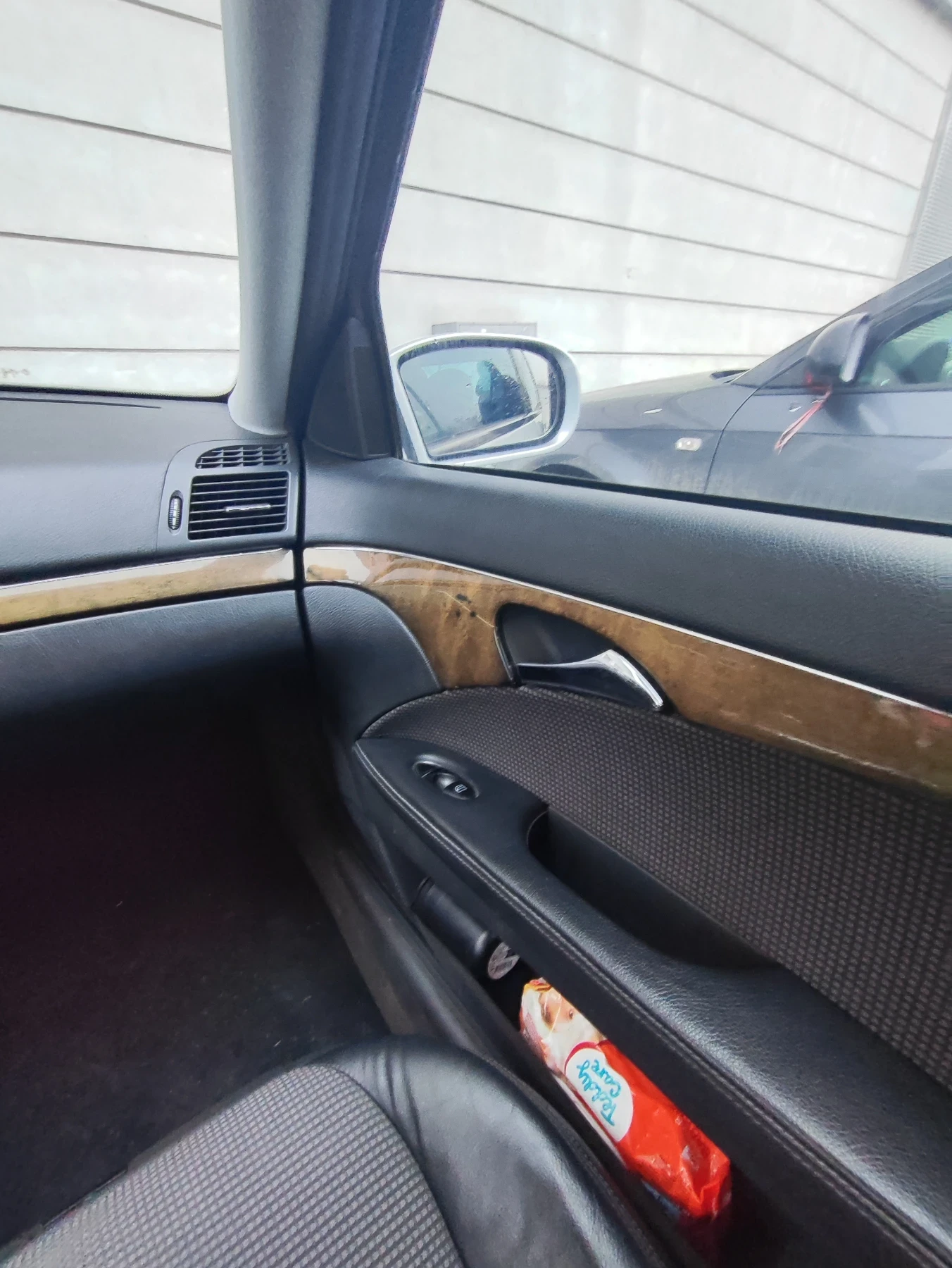 Mercedes-Benz E 220, снимка 11 - Автомобили и джипове - 56427108