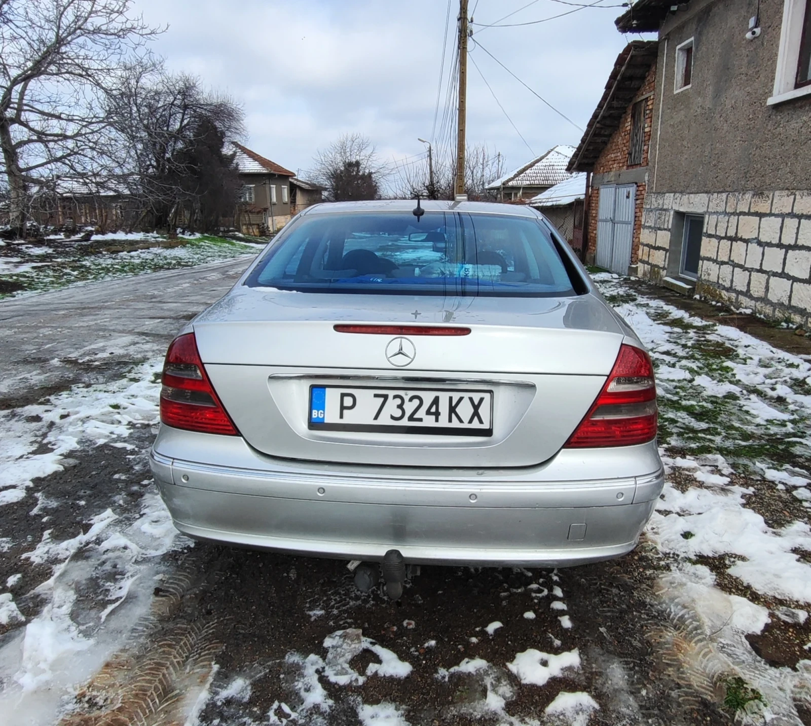 Mercedes-Benz E 220, снимка 4 - Автомобили и джипове - 56427108