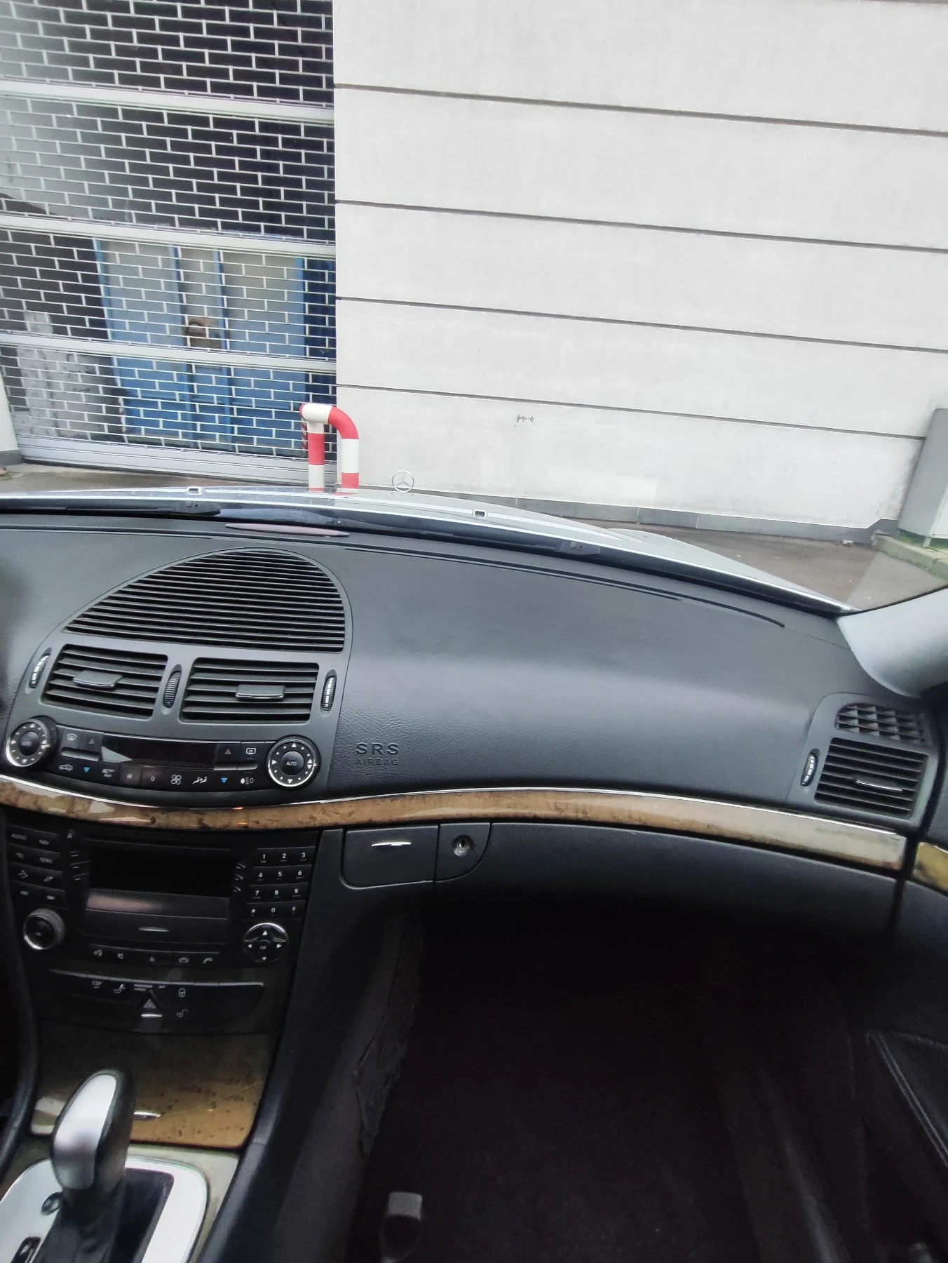 Mercedes-Benz E 220, снимка 12 - Автомобили и джипове - 56427108