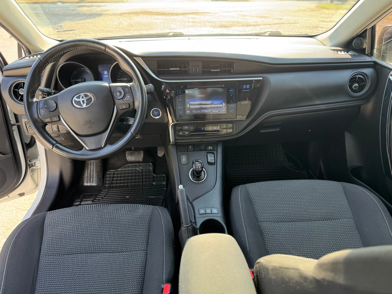 Toyota Auris 1.8 Hybrid �������� 12 ������ | Mobile.bg � ����������� 8