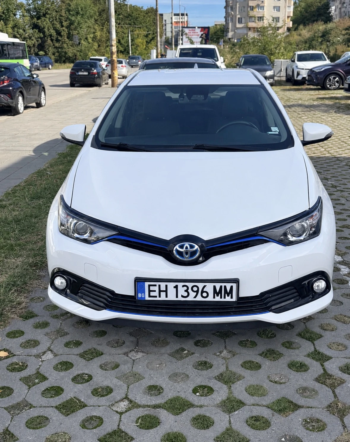 Toyota Auris 1.8 Hybrid Гаранция 12 месеца