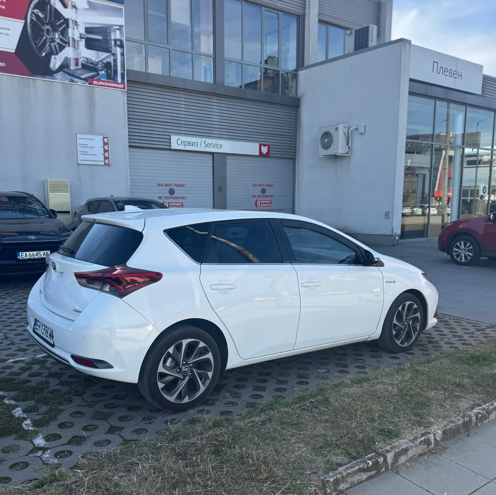 Toyota Auris 1.8 Hybrid �������� 12 ������ | Mobile.bg � ����������� 5