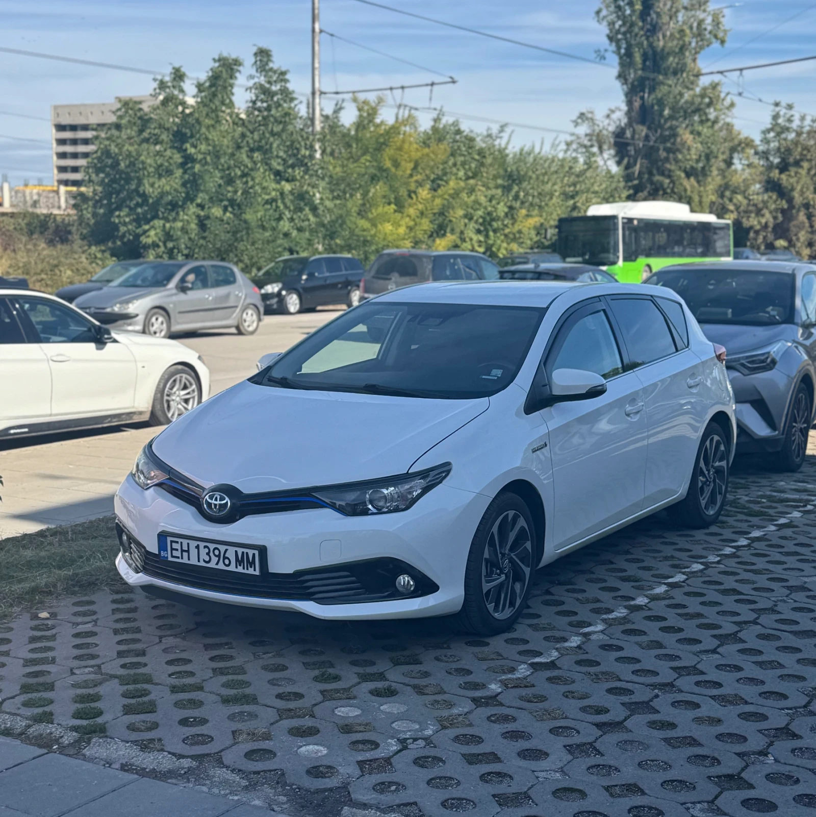 Toyota Auris 1.8 Hybrid �������� 12 ������ | Mobile.bg � ����������� 4