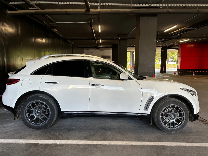 Infiniti Fx 35 GAS, снимка 6 - Автомобили и джипове - 49579713