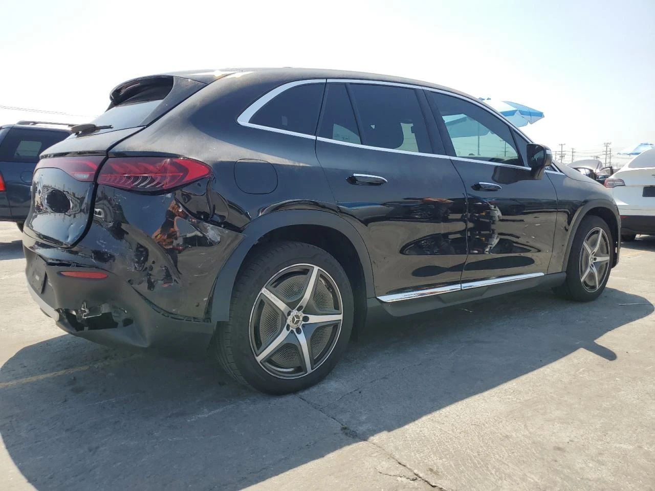 Mercedes-Benz EQE SUV 350+  - изображение 3