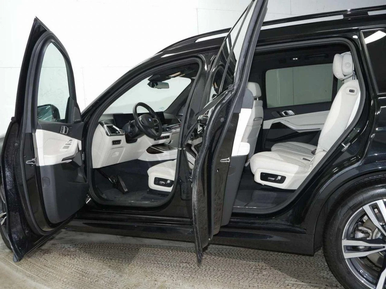 BMW X7 40i/xDrive/FACELIFT/M-SPORT/HEAD UP/PANO/H&K/360/ - изображение 6