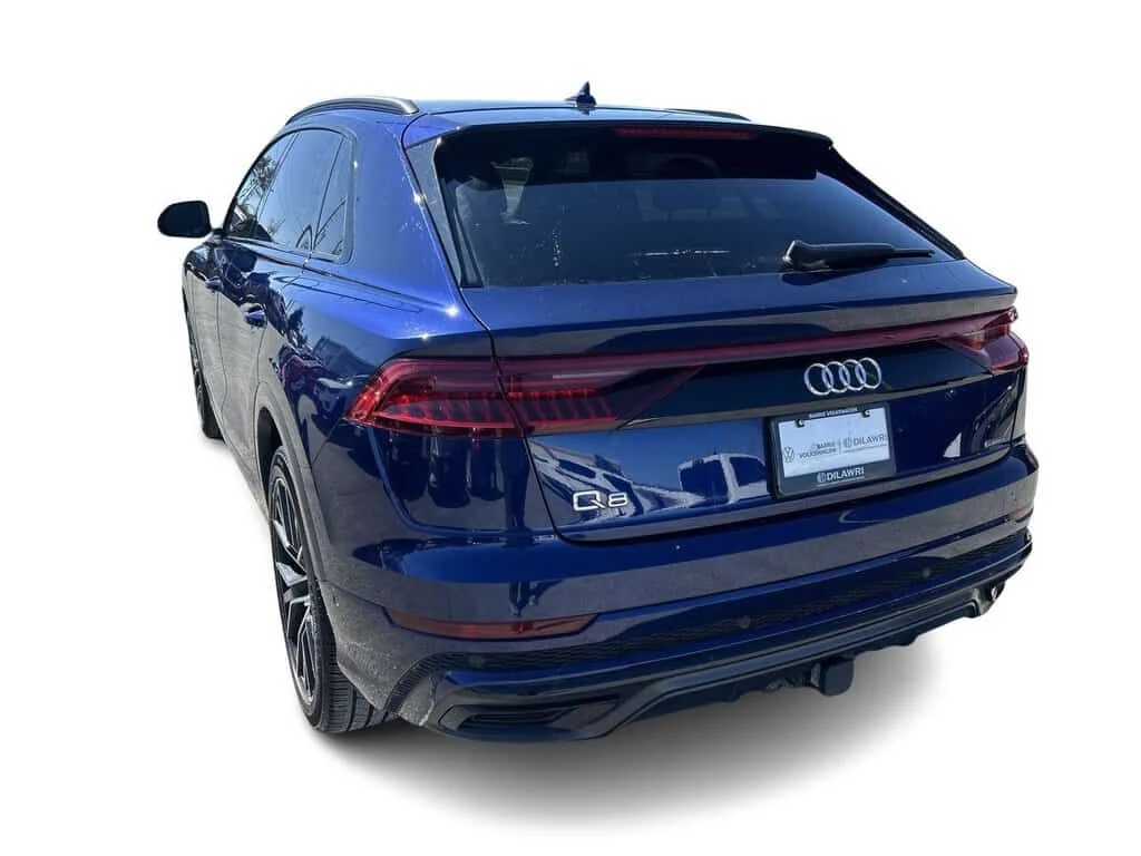 Audi Q8 Technik/360/DISTRONIC/HUD/MATRIX/B&O/ОБДУХВАНЕ , снимка 10 - Автомобили и джипове - 54025925