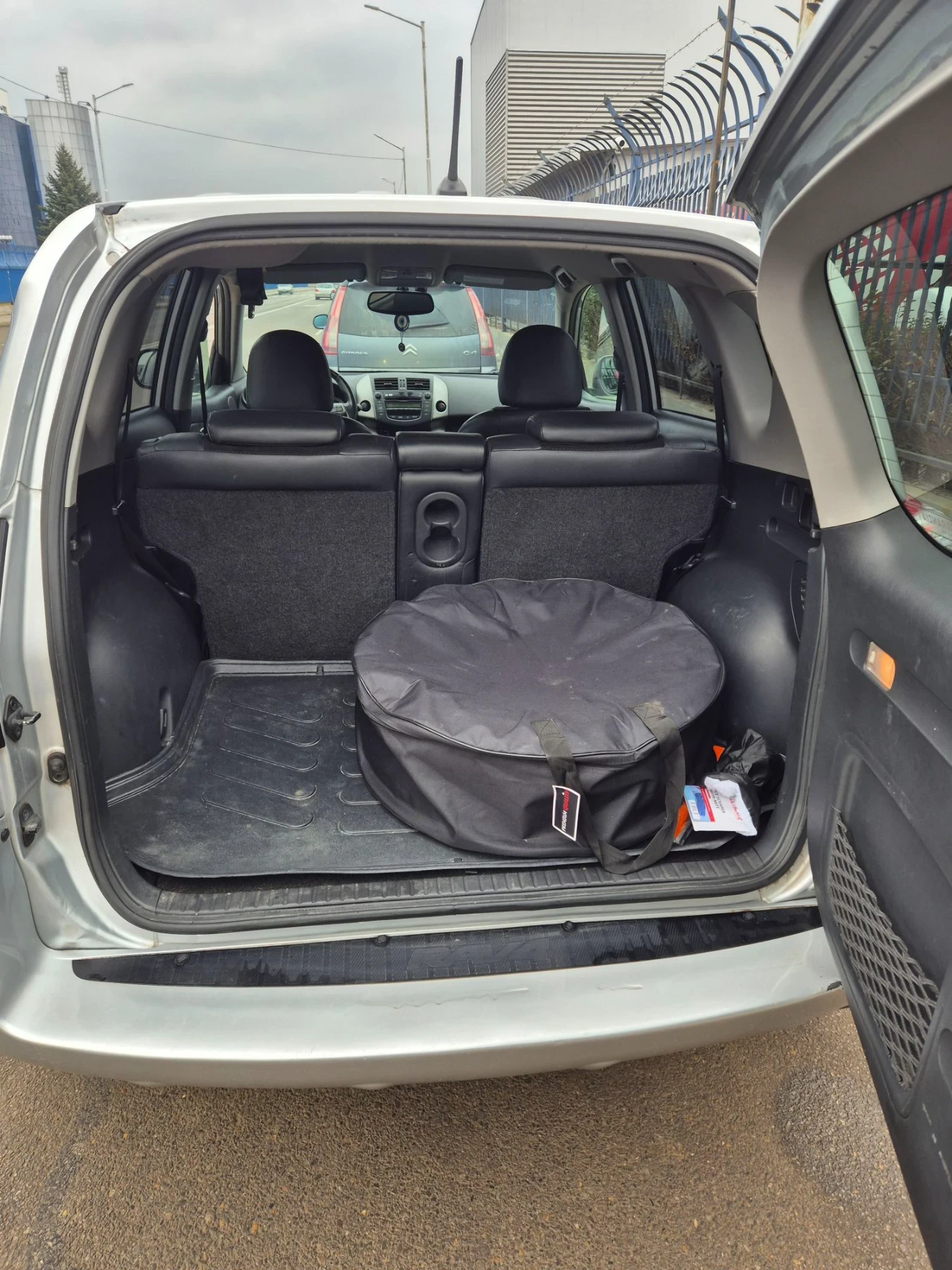 Toyota Rav4, снимка 12 - Автомобили и джипове - 56162302