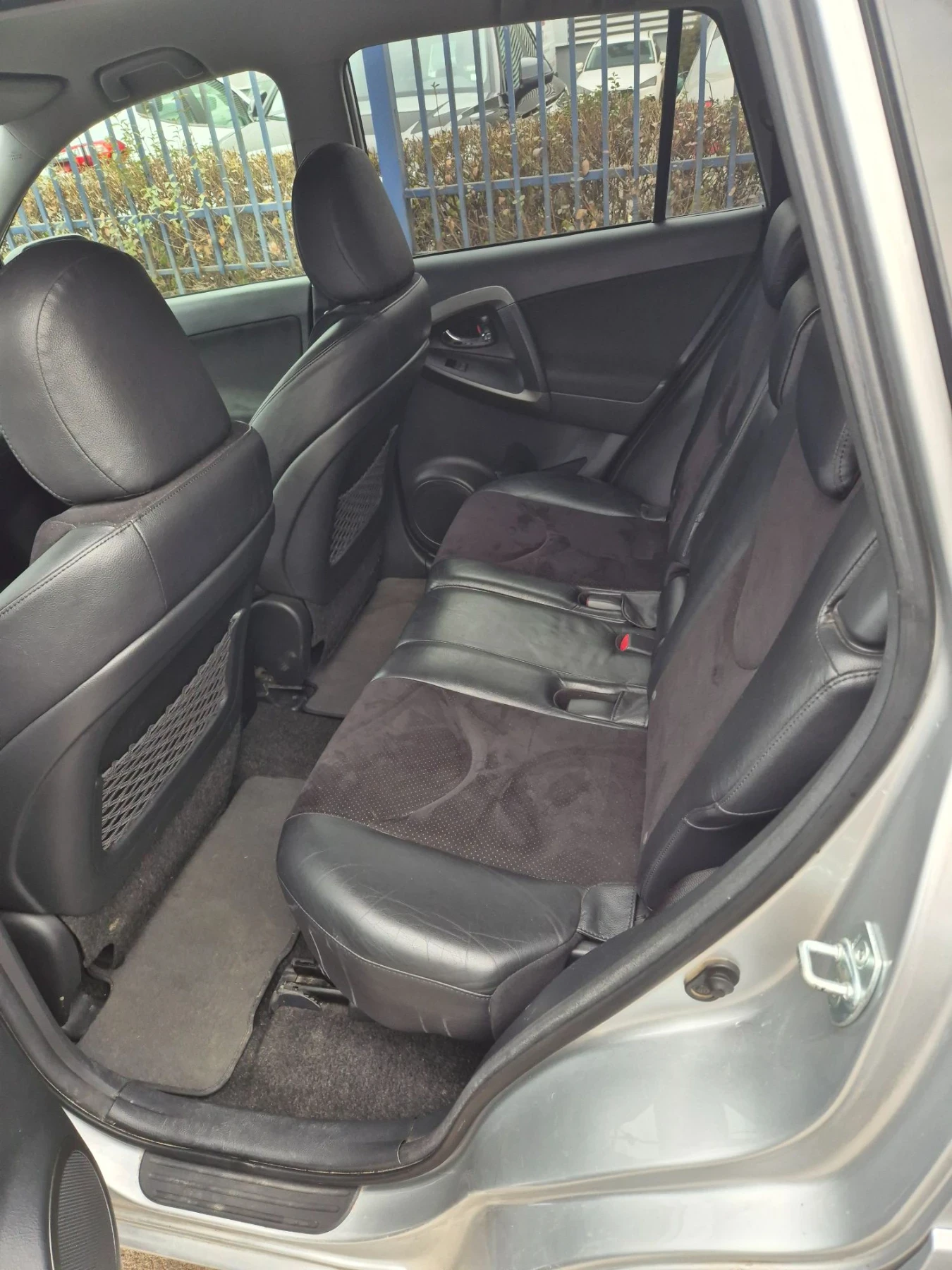 Toyota Rav4, снимка 10 - Автомобили и джипове - 56162302