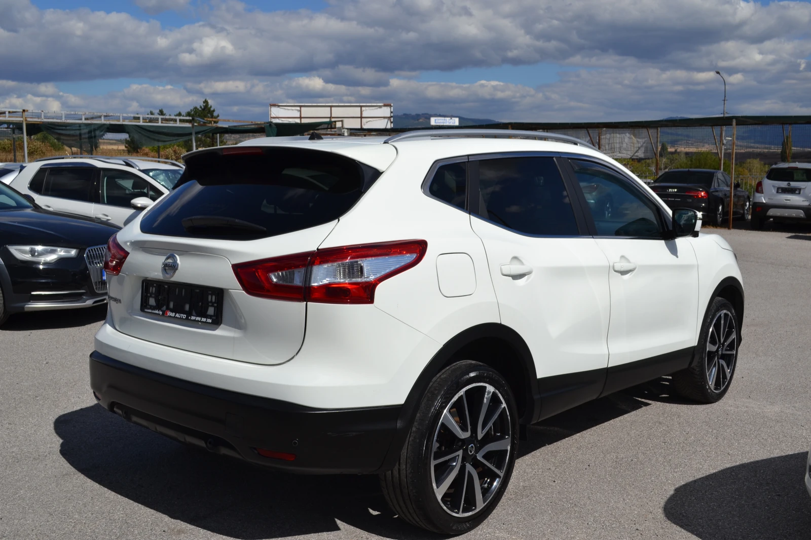 Nissan Qashqai 1.6DCI-AVTOMAT, снимка 4 - Автомобили и джипове - 56209290