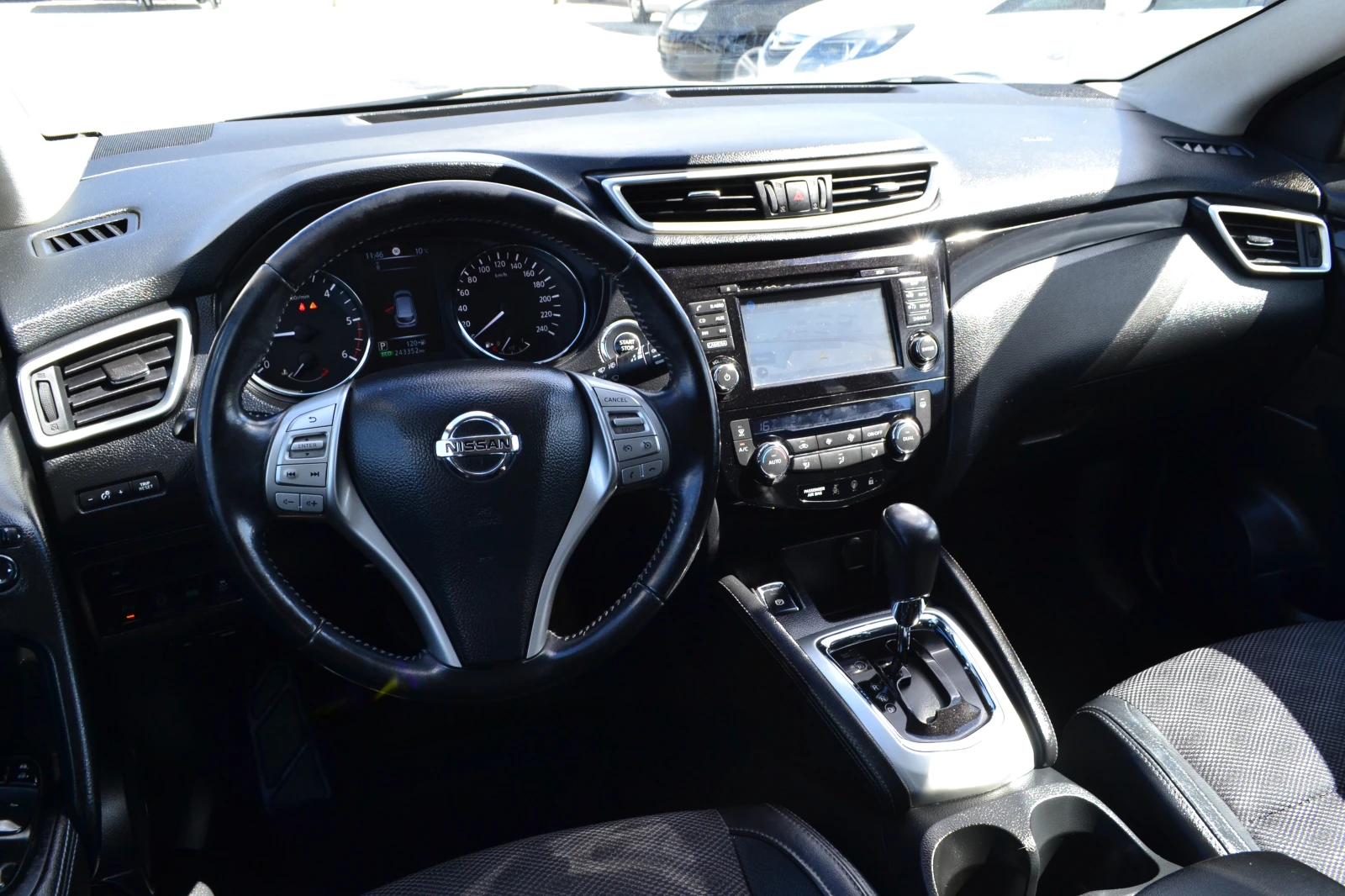 Nissan Qashqai 1.6DCI-AVTOMAT, снимка 8 - Автомобили и джипове - 56209290