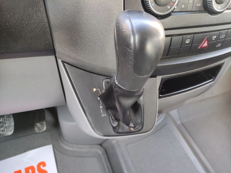 Mercedes-Benz Sprinter 2.2 дизел 129 к.с. автоматик, снимка 15 - Бусове и автобуси - 52622307
