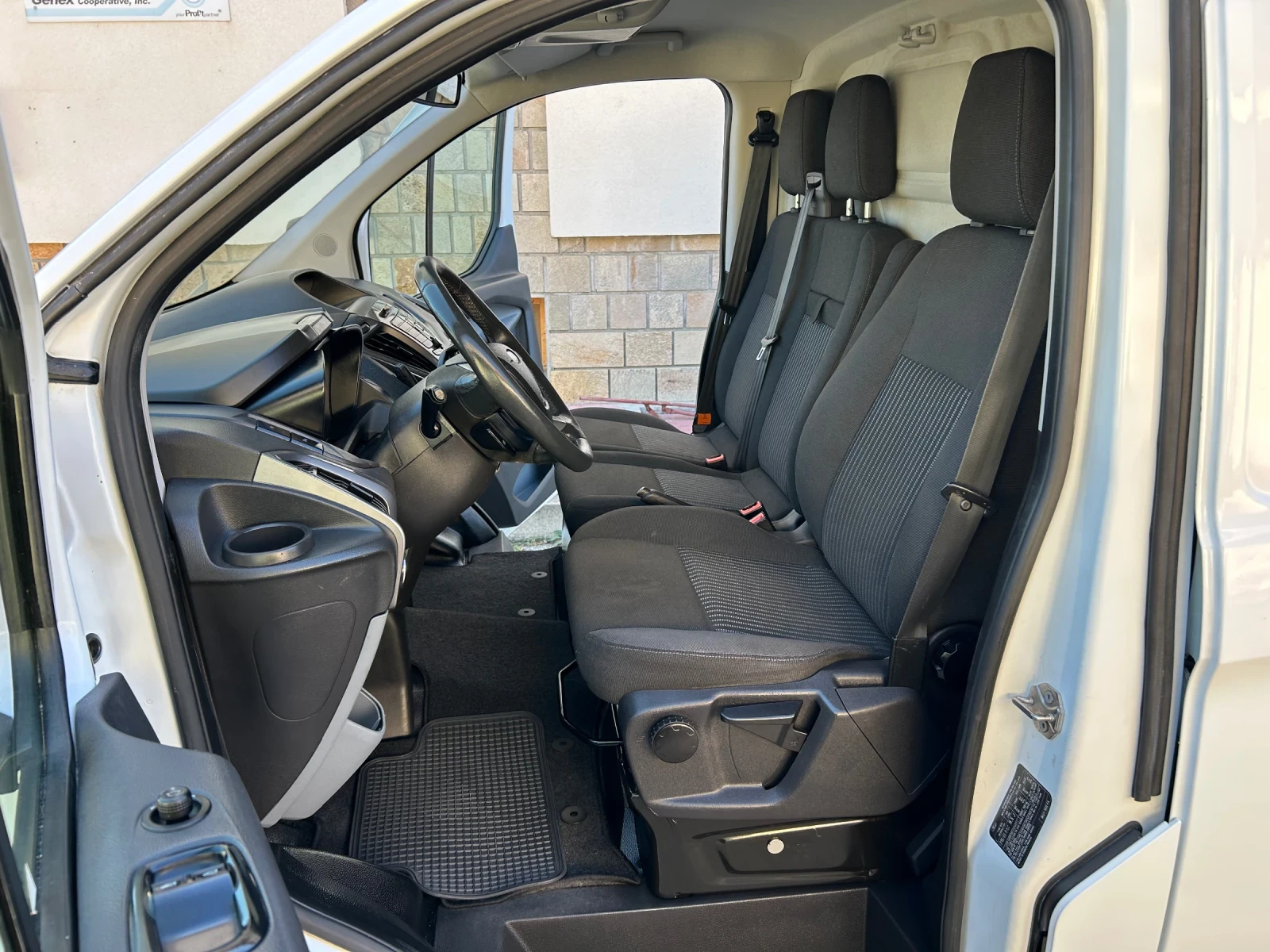 Ford Transit Custom 2.2TDCI * LONG* КАМЕРА* , снимка 14 - Бусове и автобуси - 56023173