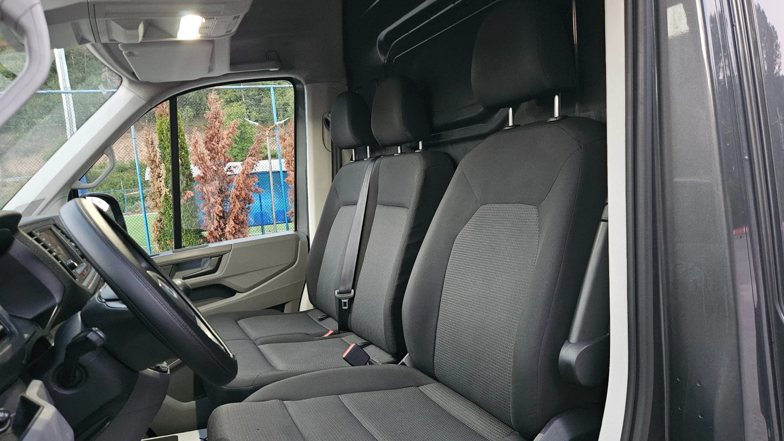 VW Crafter 2.0 NAVIG/KLIMATRON/TEMPOMAT, снимка 11 - Бусове и автобуси - 56242961