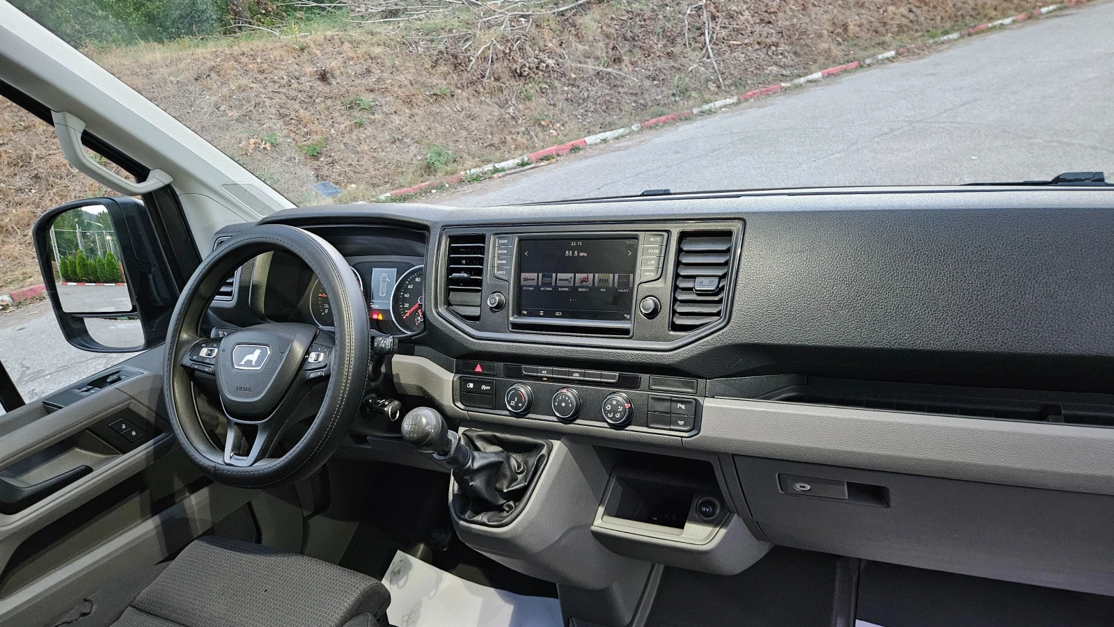 VW Crafter 2.0 NAVIG/KLIMATRON/TEMPOMAT, снимка 10 - Бусове и автобуси - 56242961