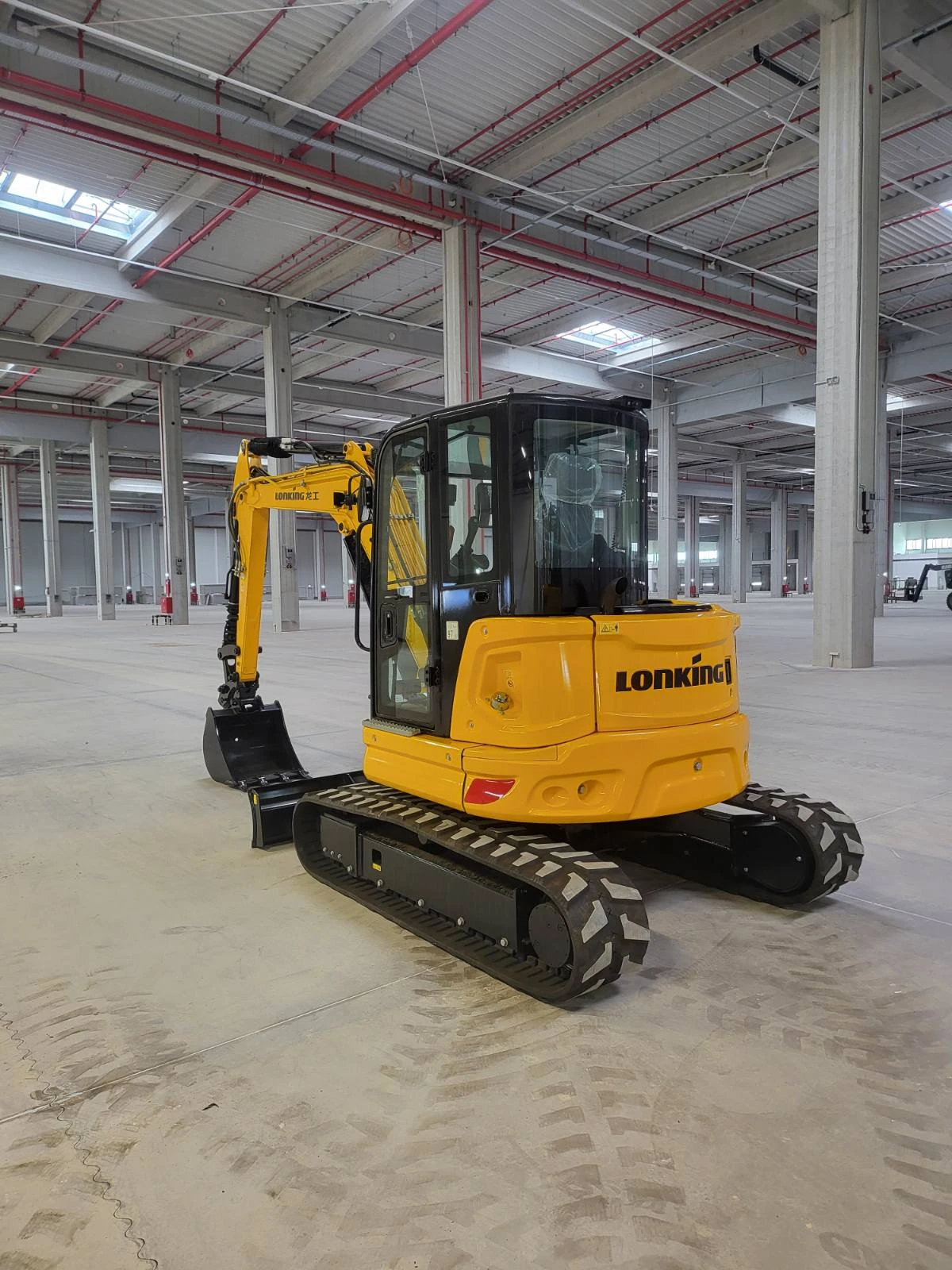 Багер Друга марка CDM6060F, снимка 3 - Индустриална техника - 54272449