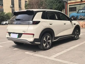 BYD HAN, снимка 2