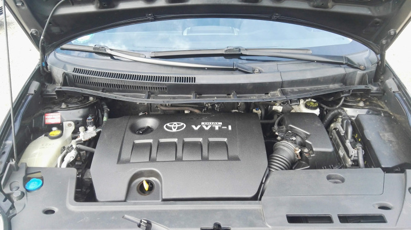 Toyota Auris 1.6 VVTI, снимка 17 - Автомобили и джипове - 46271531