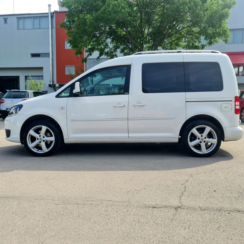 VW Caddy 1.6TDI AVTOMAT I-CUP MULTISPACE , снимка 8 - Автомобили и джипове - 46304526