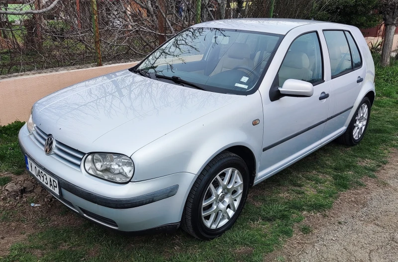 VW Golf, снимка 1 - Автомобили и джипове - 49465526