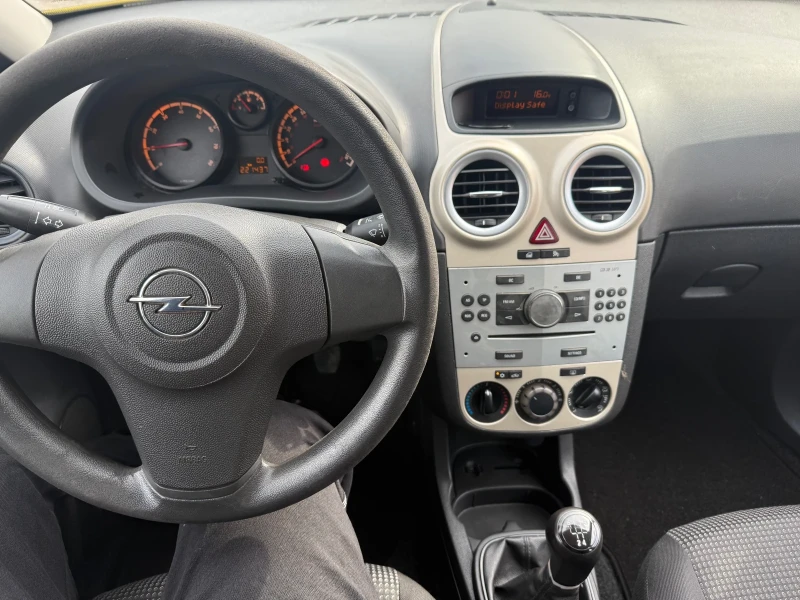 Opel Corsa 1.2, снимка 11 - Автомобили и джипове - 49549405