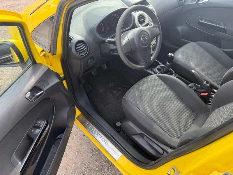 Opel Corsa 1.2, снимка 10 - Автомобили и джипове - 49549405