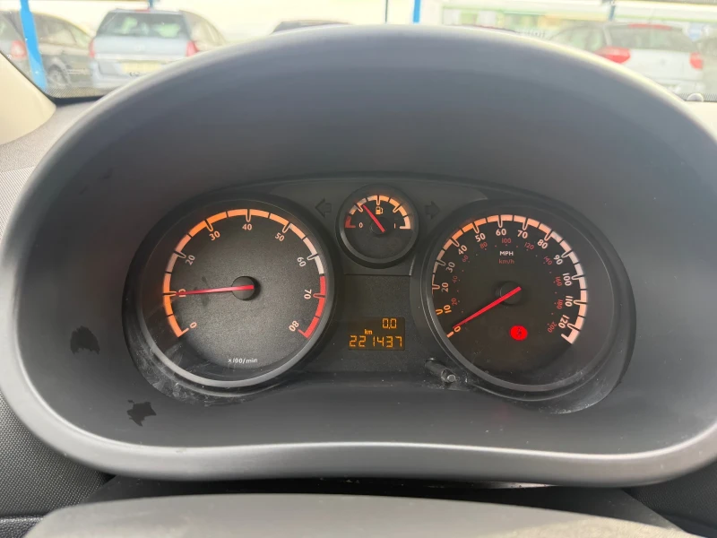 Opel Corsa 1.2, снимка 12 - Автомобили и джипове - 49549405