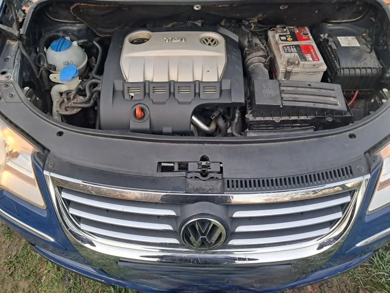 VW Touran 2.0TDI 170+ CROSS, снимка 8 - Автомобили и джипове - 52533519