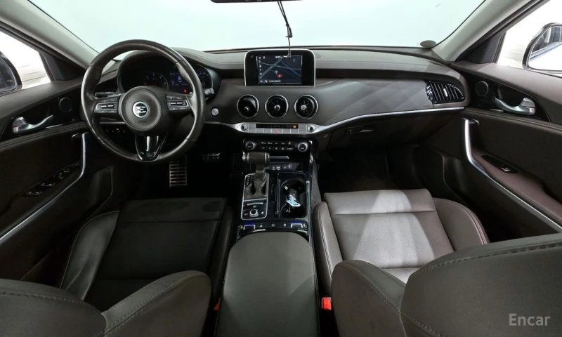 Kia Stinger, снимка 7 - Автомобили и джипове - 53032959