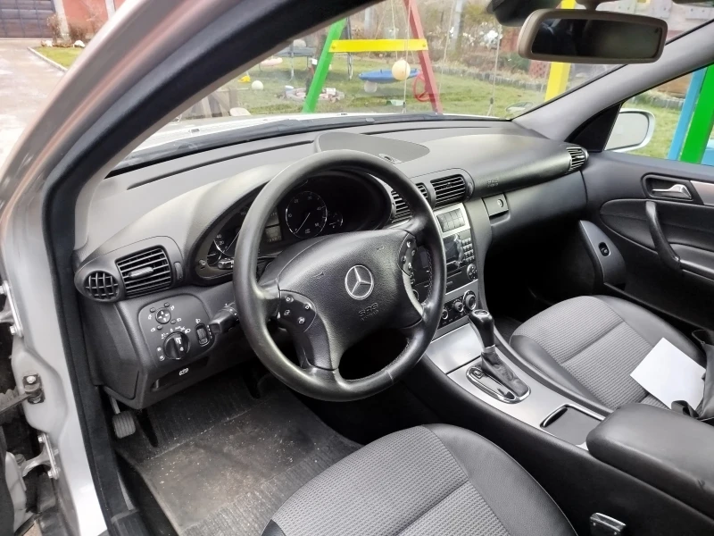 Mercedes-Benz C 220, снимка 9 - Автомобили и джипове - 53214784