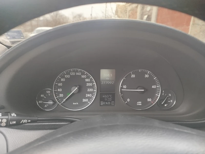 Mercedes-Benz C 220, снимка 7 - Автомобили и джипове - 53214784