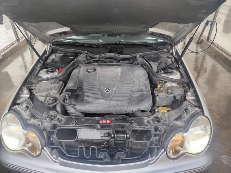 Mercedes-Benz C 220, снимка 3 - Автомобили и джипове - 53214784