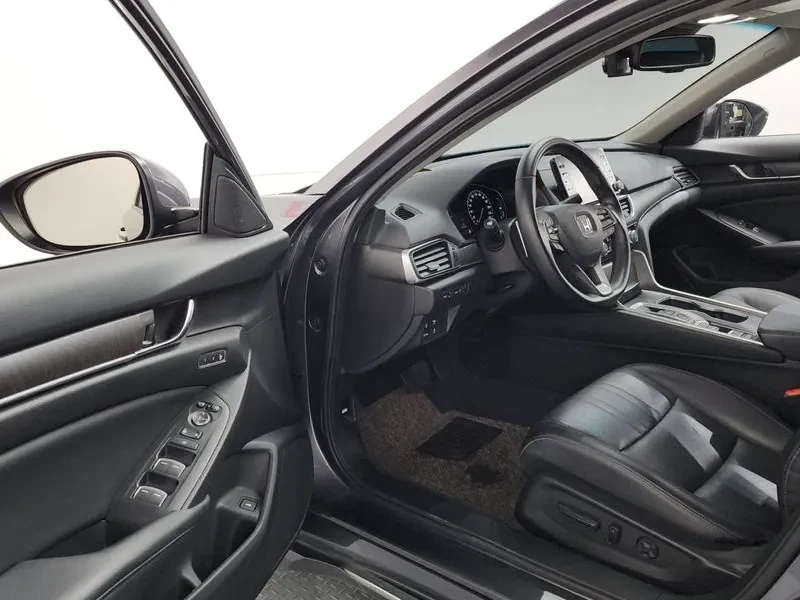 Honda Accord 2.0 Hybrid Touring, снимка 10 - Автомобили и джипове - 55985348