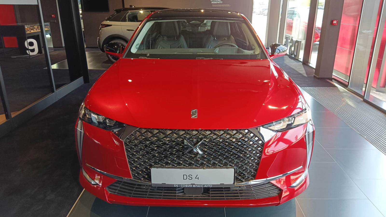 DS DS 4 RIVOLI E-TENSE 225 hp EAT8 - изображение 2